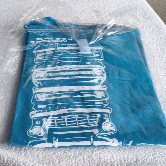 Tee Shirt - Picture 2 of 4